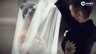 疯了！搭小 19 岁奶狗新剧爆火出圈开元ky棋牌42 岁陈妍希离婚后杀(图20)